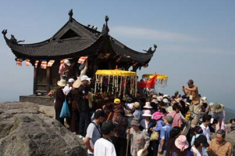 Tour Du Lịch Sài Gòn - Miền Trung - Miền Bắc ( Núi Yên Tử) 10 Ngày 9 Đêm